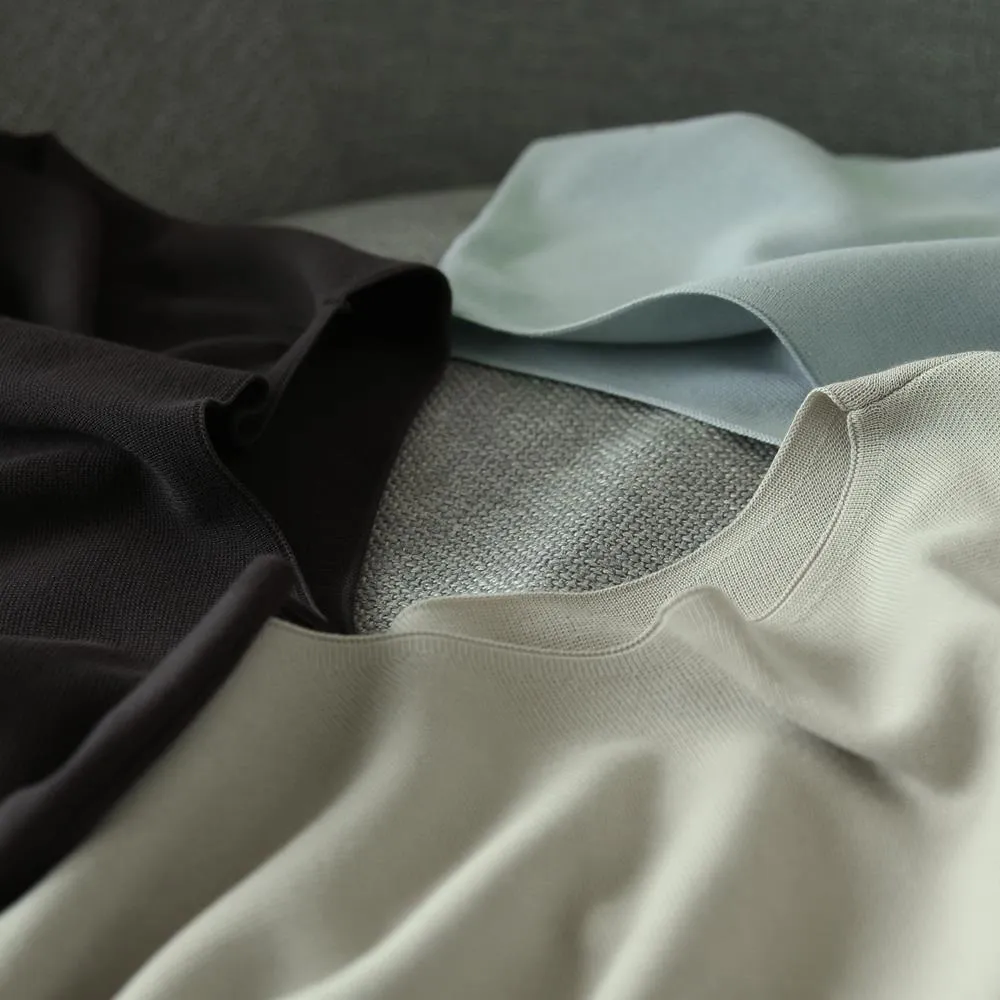 Bat Thin Pullover Top