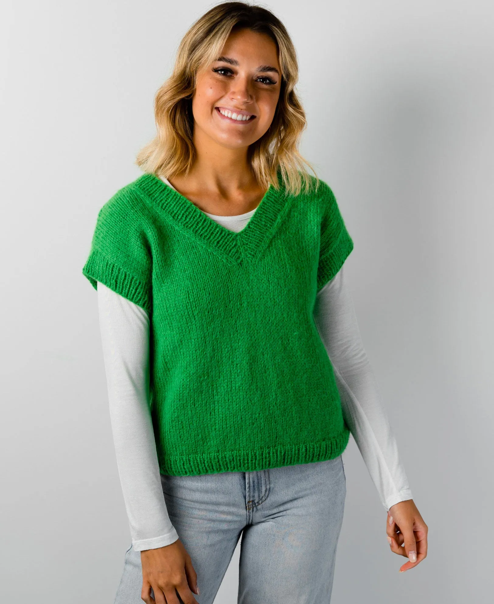 FREE Knitting Pattern -  Easy Modern Vest