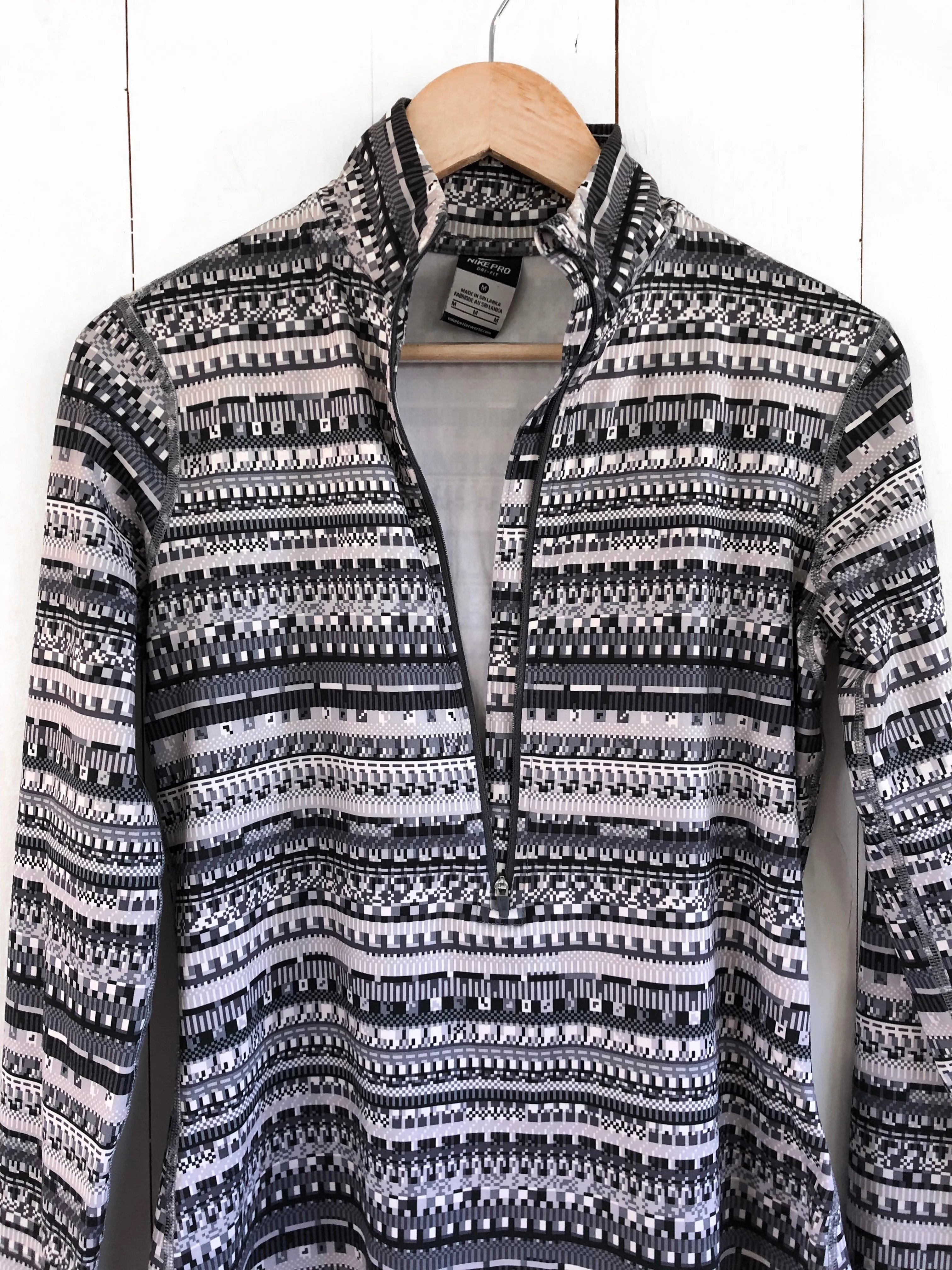 Nike Dri-Fit Pattern Fleece Pullover - M